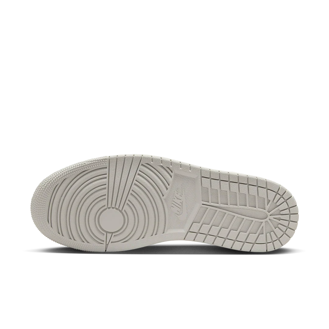 Air Jordan 1 Retro Low OG Black Cement - Image 4